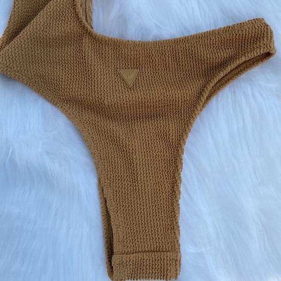 New GUESS Cutout Women’s Swimsuit SZ XS/S - Picture 9 of 10